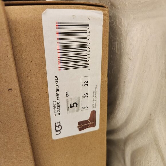 UGG " Classic Short Spill Seam" Boots. NIB. Size 5 - Picture 4 of 12